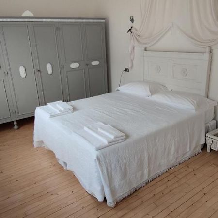 Le Mongolfiere 2 Apartment Male Luaran gambar